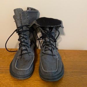 Sanuk boots